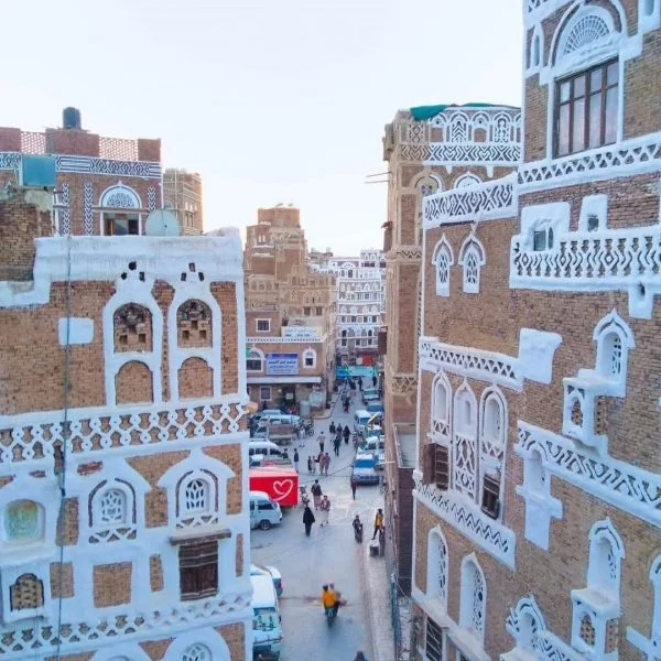 أحد ازقة مدينة صنعاء القديمة 600x600