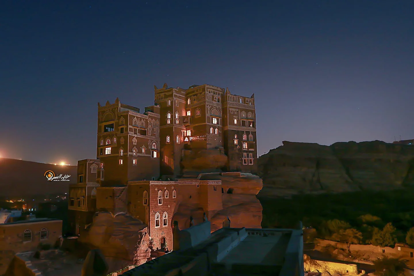 دار الحجر منتصف الليل