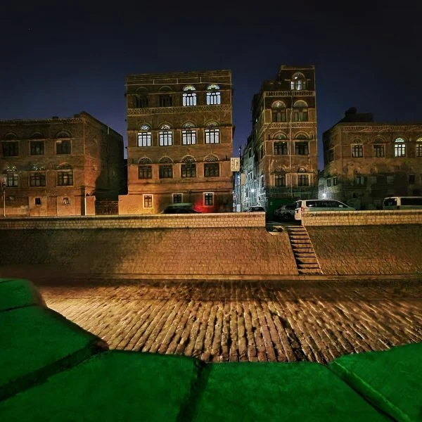 صنعاء القديمة ليلًا 600x600