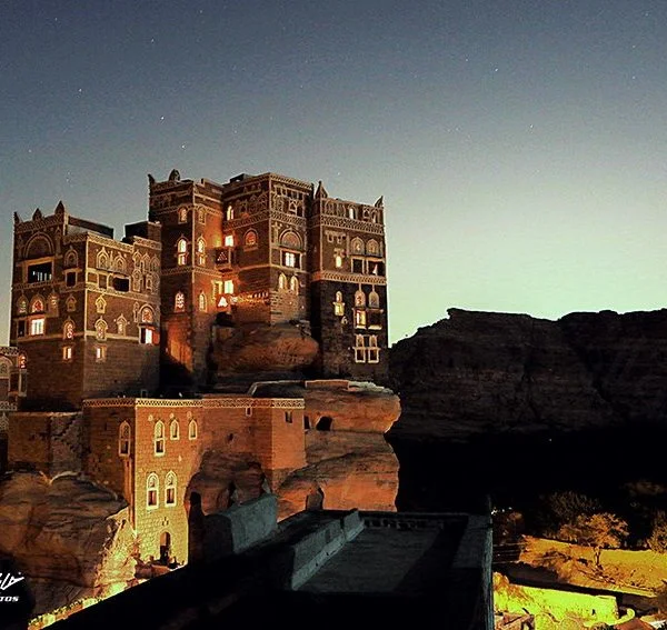 في منتصف الليل 600x567