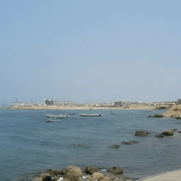Yemen kamaran island boats orig 1 600x600